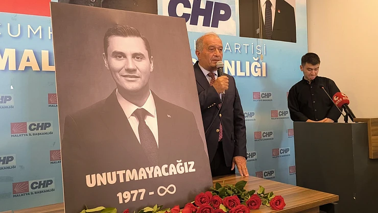 CHP Malatya Örgütü Ferdi Zeyrek İçin Anma Programı Düzenledi