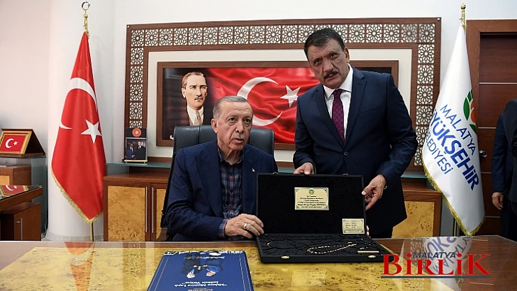 Cumhurbaşkanı Erdoğan Büyükşehir Belediyesini Ziyaret Etti