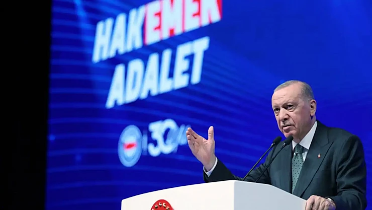Cumhurbaşkanı Erdoğan: İran'a Saldırıların Daha Büyük Bir Felakete Dönüşmemesi İçin Yoğun Çaba Harcıyoruz