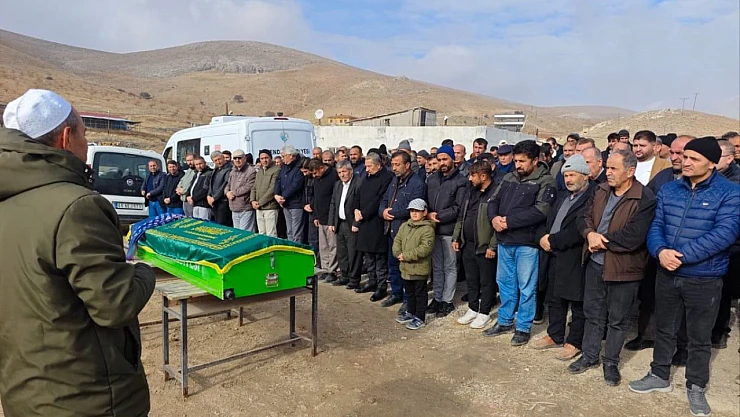 Darende'de Dağlık Alanda Ölü Bulunan Zeynep Turgut Toprağa Verildi