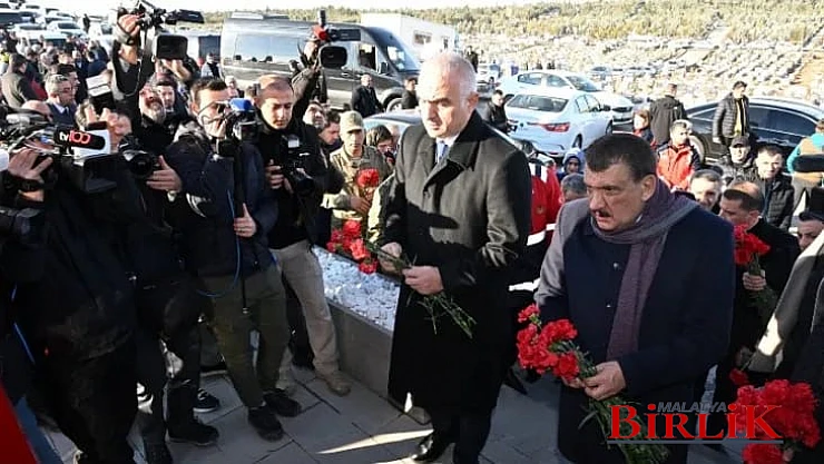 Deprem Şehitleri Unutulmadı