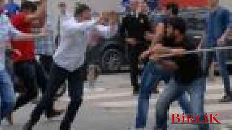 Depremzedeler İle Nakliyeciler Arasında Kavga Çıktı