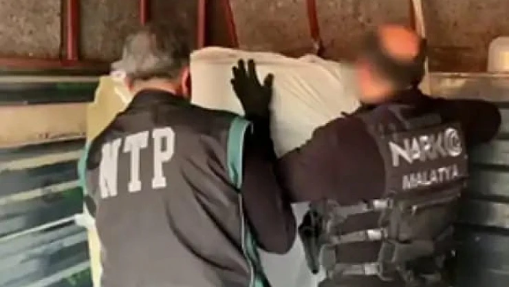 Durdurulan Kamyonette 12 Kilogram Uyuşturucu Çıktı