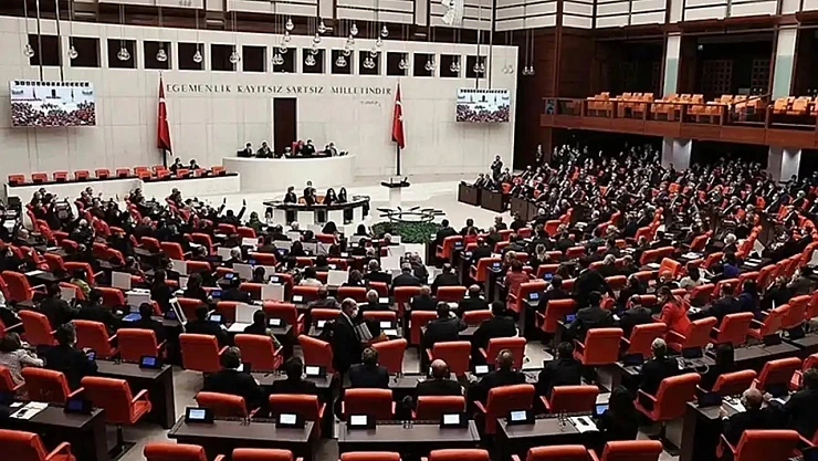 Emekli İkramiyesini 4 bin TL'ye Çıkaracak Teklif TBMM'de