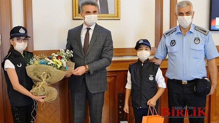 Esnaflar ve Vatandaşlardan Minik Zabıtalara Yoğun İlgi