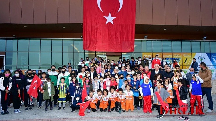 Gençlerimizin Başarısı Ve Azmi Bizi Gururlandırıyor