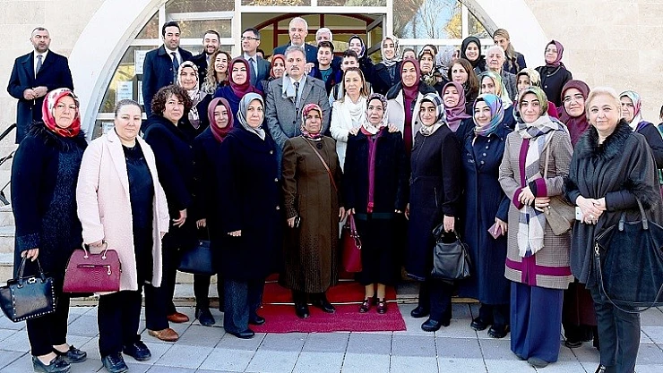 Kadın STK'lar Büyükşehir Belediyesi Sosyal Tesislerini Gezdiler