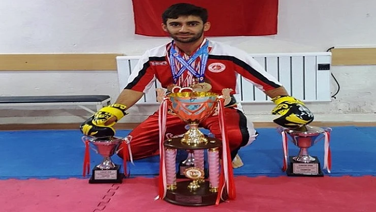 Büyükşehir, Kick Boks Milli Takımına Sporcu Gönderdi