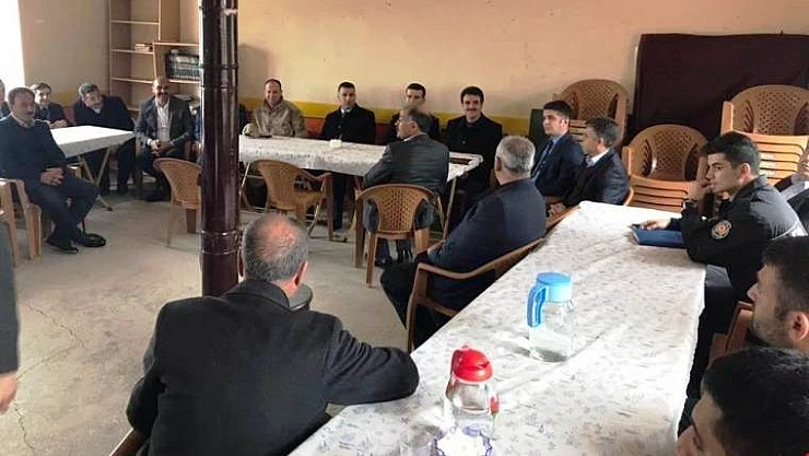 Pütürge İlçe Kaymakamı Savar, Halk Toplantısı Yaptı