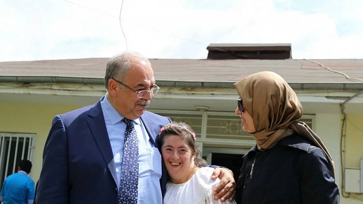 Engelli Minikler, Engelsiz Yaşam Merkezi 4. Bahar Şenliğinde Doyasıya Eğlendi