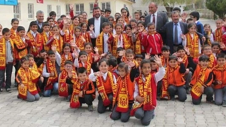 Ağbaba, 'Milyonlar Özgürlük İstiyor, Kardeşçe Yaşamak İstiyor'