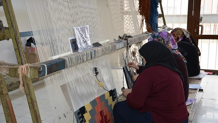 Büyükşehir'den Halı Dokuma Kursu