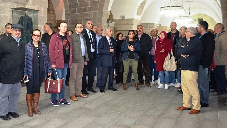 Başkan Evren, İl Dışında Gelen Misafirleri Ağırladı