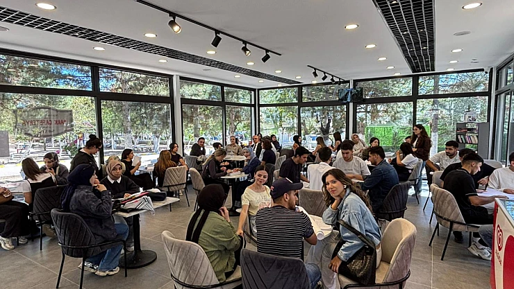 Güzel Sanatlar Fakültesi Öğrencileri Arguvan'ın tarihi dokusunu İnceledi