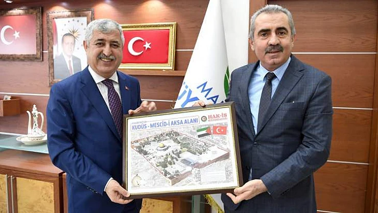 Başkan Polat Sendikalar Çok Önemli Görevler Üstlenmektedir