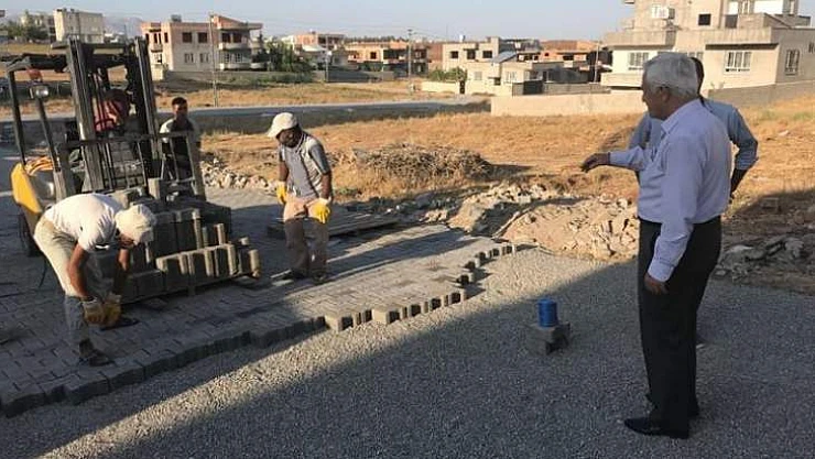 Başkan Toprak Parke Taşı Çalışmasını Yerinde İnceledi