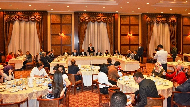 Vali Baruş, Hemşirelerle İftar Programında Bir Araya Geldi