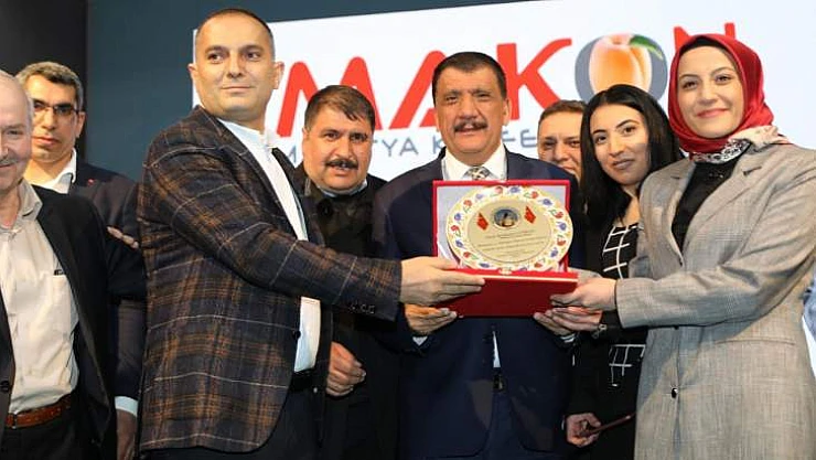 Gürkan'a İstanbul'da Sevgi Seli