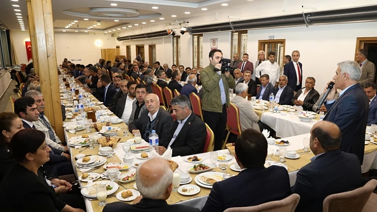 Başkan Güder, Muhtarlarla İftar Yemeğinde Bir Araya Geldi