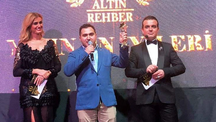 Sanatçıların, Yılın En İyi Reklam Ödülünü