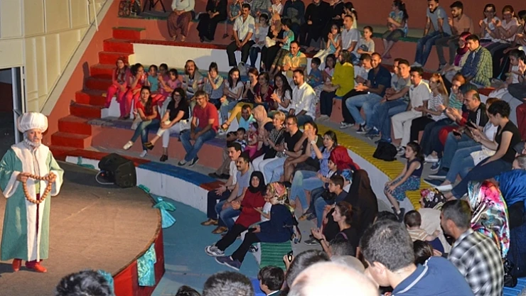 Bu Açık Havada Sanat Var