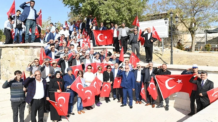 Muhtarlar Asker Selamı Verdi, Mehmetçik İçin Dua Etti