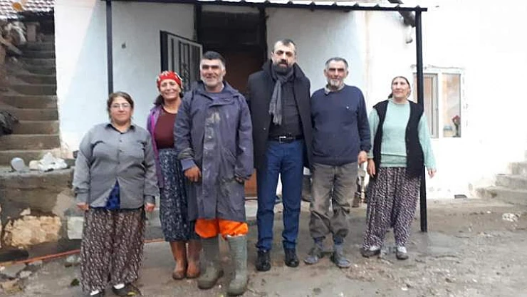 Başkan Akın, Gülnaz Hanımı Tebrik Etti