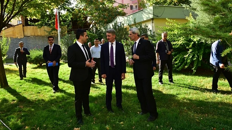 Vali Baruş, Mahalle Muhtarlarını Ziyaret Etti