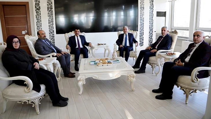 Başkan Gürkan, Malatya Büyükşehir Belediye Başkanı Polat'ı Ziyaret Etti