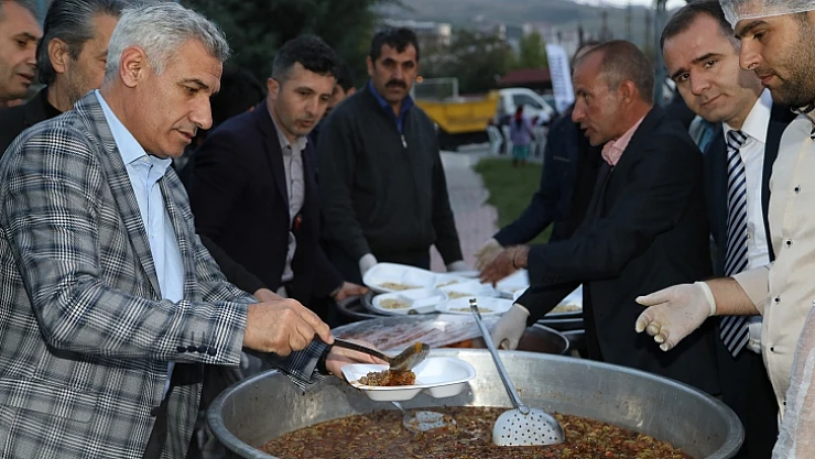 Başkan Güder, Şehit Fevzi ve Beylerbaşı Mahallesi Sakinleri İle İftar Yaptı