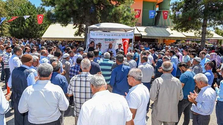 HACI ADAYLARI SALÂVATLARLA DUALARLA UĞURLANDI