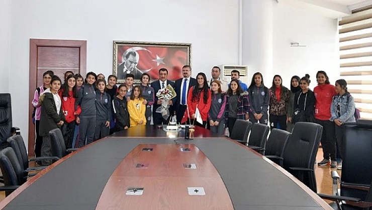 Malatya Bayan Futbol Takımından Başkan Gürkan'a Ziyaret