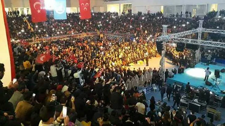 Türkü Sev, Türkçe Yaşa Gecesine Yoğun İlgi