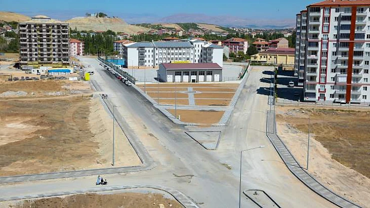 Başkan Gürkan, Yeni Yol ve Kavşak Düzenleme Çalışmalarını Yerinde İnceledi