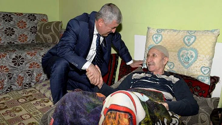 Başkan Polat'tan Hasta Ve Yaşlılara Moral Ziyareti