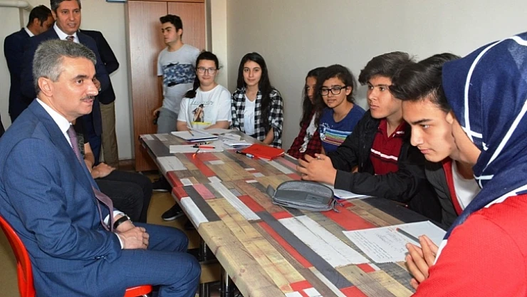Vali Baruş, Tecde Anadolu Lisesi'ni Ziyaret Etti