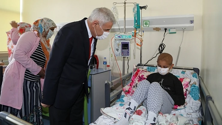 Başkan Güder,  Lösemili Çocukları Unutmadı