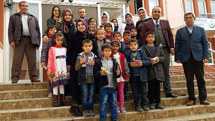 İlkokul Öğrencilerinden Hastane Ziyareti