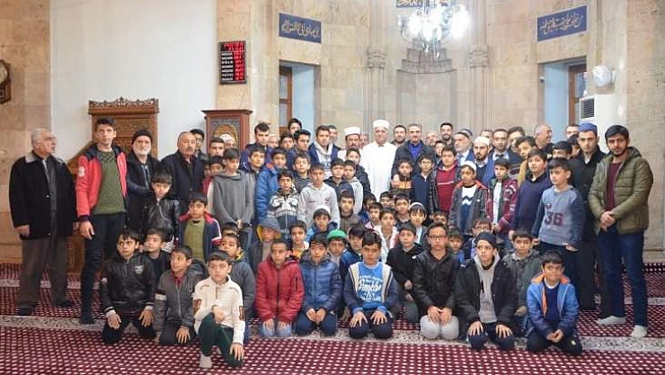 Vali Baruş, Gençlik Sabah Namazında Buluşuyor Etkinliğine Katıldı