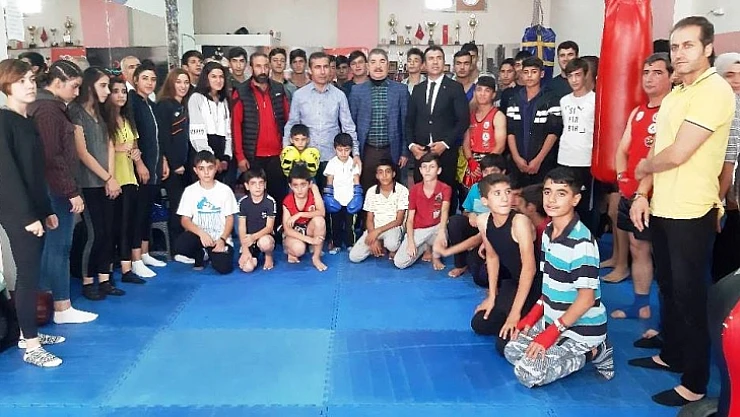 Gençler Hem Spor Yaptılar Hem Gezdiler