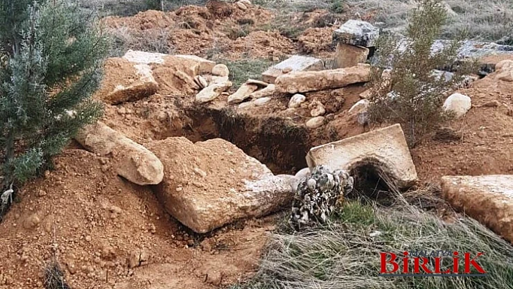 İbadethane Ve Mezarlıklara Zarar Verme