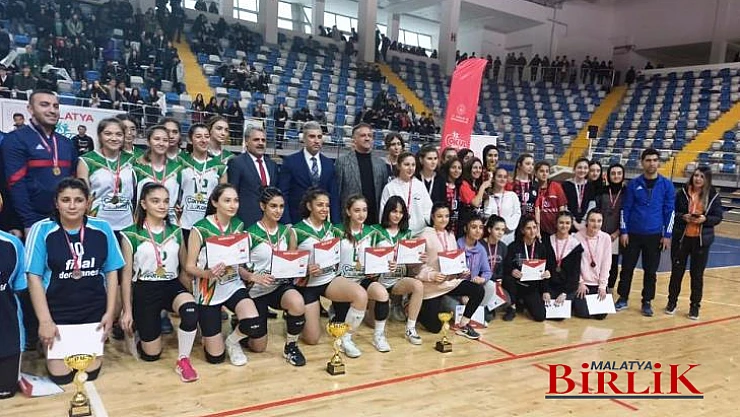 İki Yıl Üst Üste Malatya Şampiyonu Çamlıca Koleji