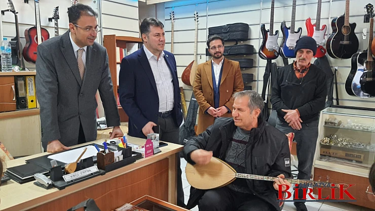 İYİ Parti'de Yüzler Gülüyor