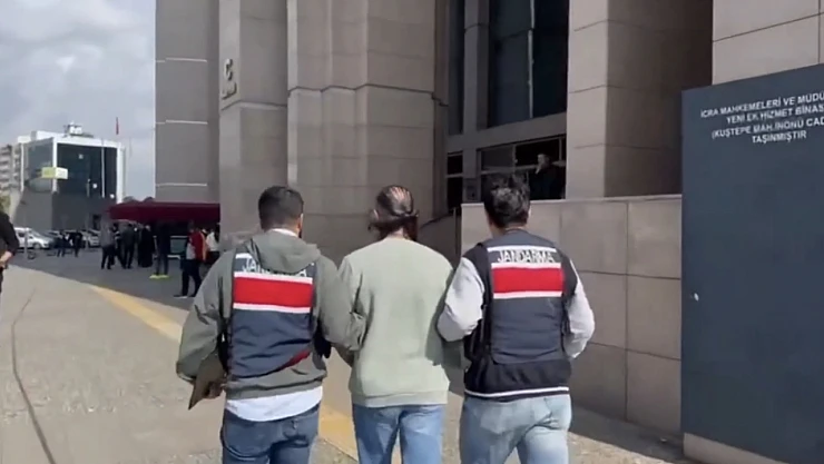 Jandarma Ekiplerinden FETÖ'ye Darbe: 32 İlde Eş Zamanlı Operasyon