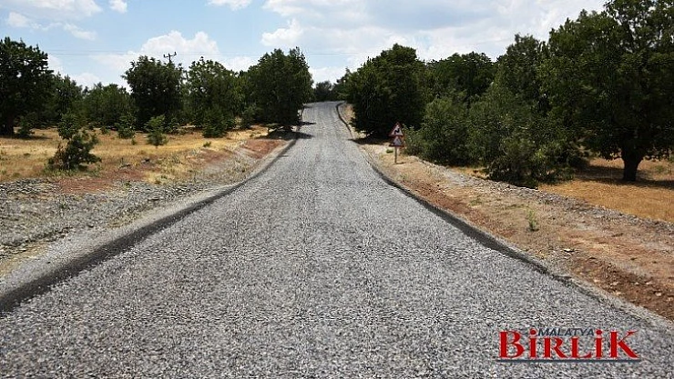Kale İlçesine Bağlı Uzunhüseyin Mahallesinin Asfalt Sorunu Çözüldü