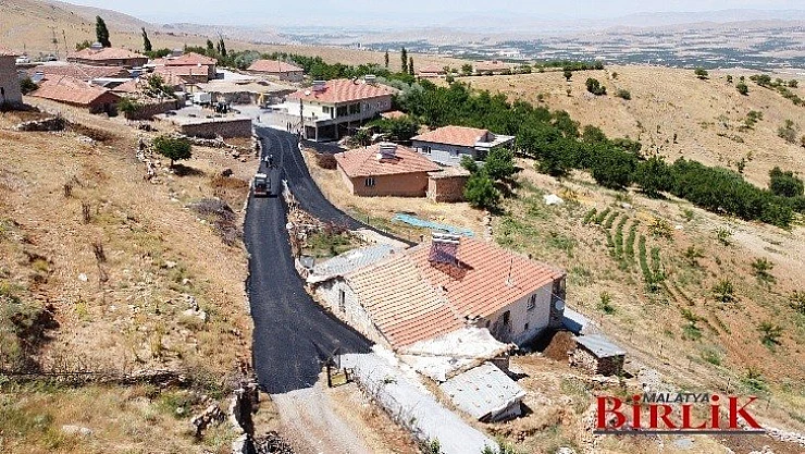 Kırsal Mahallede Ara Sokaklara Sıcak Asfalt Serimi Yapıldı