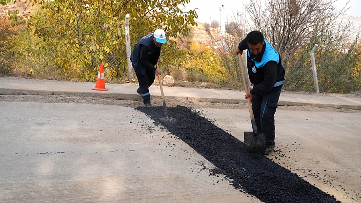 Kış Öncesi Yol Düzenleme Çalışmaları İlçe Genelinde Devam Ediyor