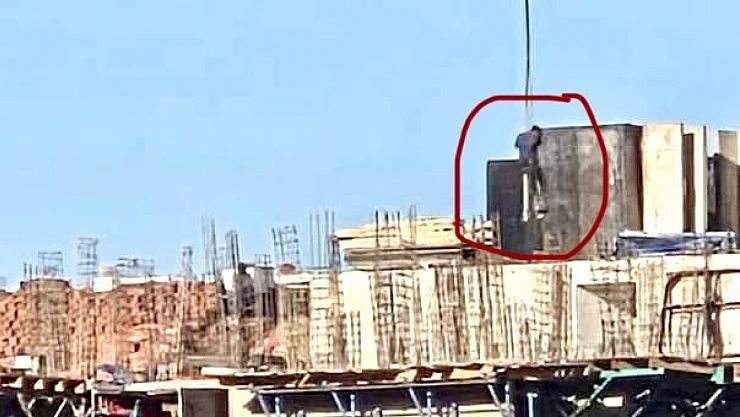 Kule Vinçle İşçi Taşınması Kamerada: Vatandaşlar Tepkili