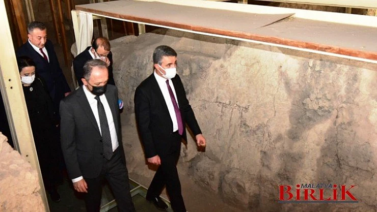 Kültür Bakanlığı Yetkilileri Arslantepe Höyüğünde İncelemelerde Bulundu