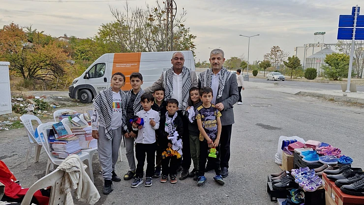 Mahalle Halkı El Ele Verdi, Gelirler Filistinli Çocuklara Gönderilecek